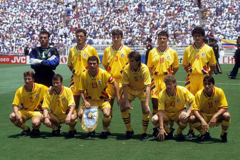 Bildnummer: 05855171  Datum: 03.07.1994  Copyright: imago/WEREK..Mannschaftsfoto Rum&auml;nien, hi.v.li.: Torwart Florin Prunea, Gheorghe Popescu, Daniel Prodan, Gheorghe Mihali, Miodrag Belodedici, vorn: Dan Petrescu, Dorinel Munteanu, Gheorghe Hagi, Ioan Lopescu, Tibor Selymes, Ilie Dumitrescu; Vdia, quer WM 1994, L&auml;nderspiel, Nationalteam, Nationaltrikot Los Angeles, LA, L.A. Fu&szlig;ball WM Herren Mannschaft Totale Randmotiv Personen....Image number 05855171 date 03 07 1994 Copyright imago WEREK Team photo Romania Hi v left Goalkeeper Florin Prunea Gheorghe Popescu Daniel Prodan Gheorghe Mihali Miodrag Belodedici front Dan Petrescu Dorinel Munteanu Gheorghe Hagi Ioan Lopescu Tibor Selymes Ilie Dumitrescu Vdia horizontal World Cup 1994 international match National team National jersey Los Angeles La l A Football World Cup men Team long shot Rand motive Human Beings